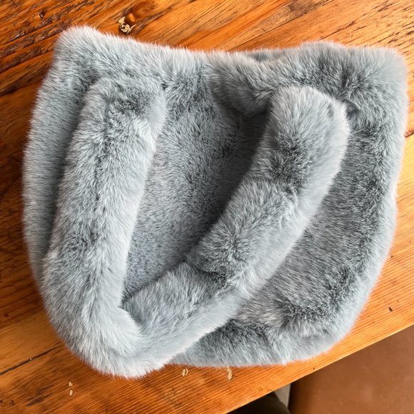 Bobblehaus BH Fluffy Cloud Shoulder Bag - Picture 3 of 5